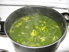 Preparate pui Palak Chicken